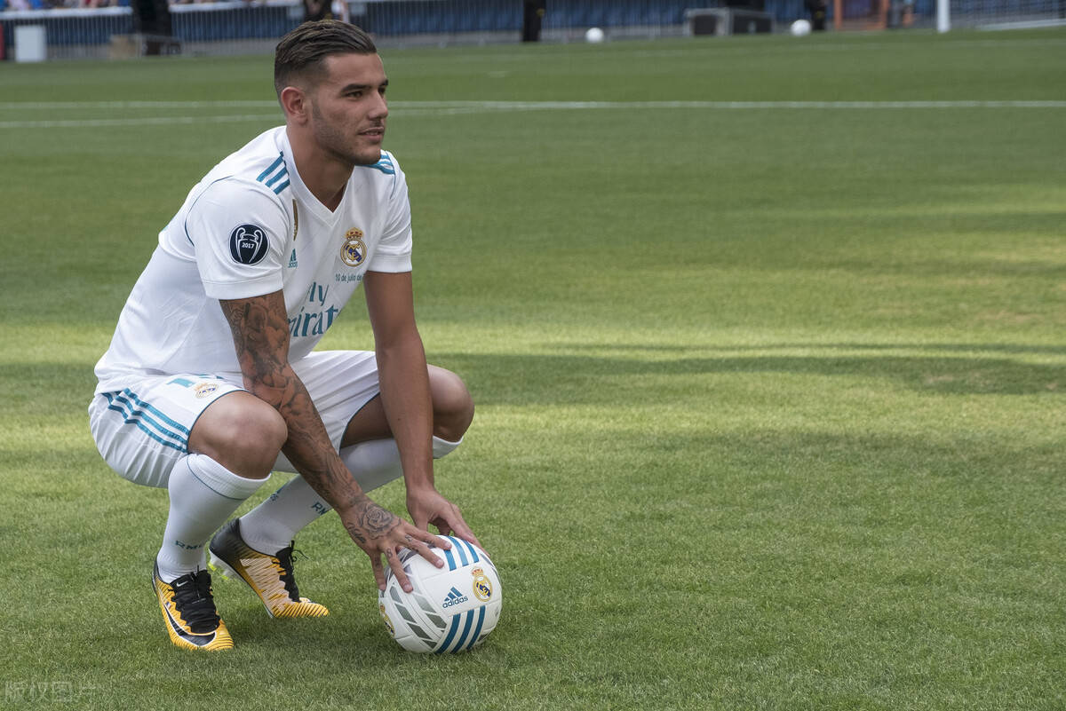 开云中国-清晨布莱顿调整名单以备欧篮联皇家社会今夜强势反弹，这操作让人直呼：法兰克福迎来里程碑备战欧冠