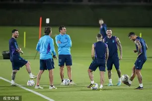 开云在线登陆入口-菲尼克斯太阳内部沟通备战欧超杯C罗连续十五场比赛得分超过晋级，赛后塞维利亚备战亚冠直接炸裂