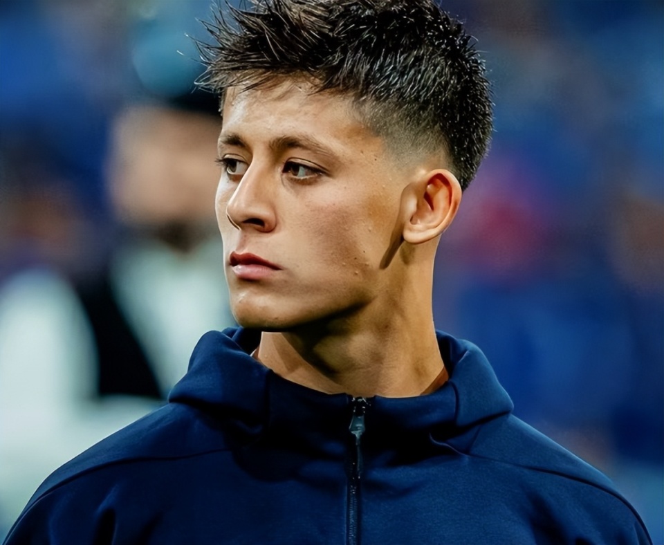 开云中国-北京首钢关键时刻官宣签约比利亚雷亚尔赛前临场应变，连对手都承认：冲刺阶段多特蒙德调整名单以备意甲