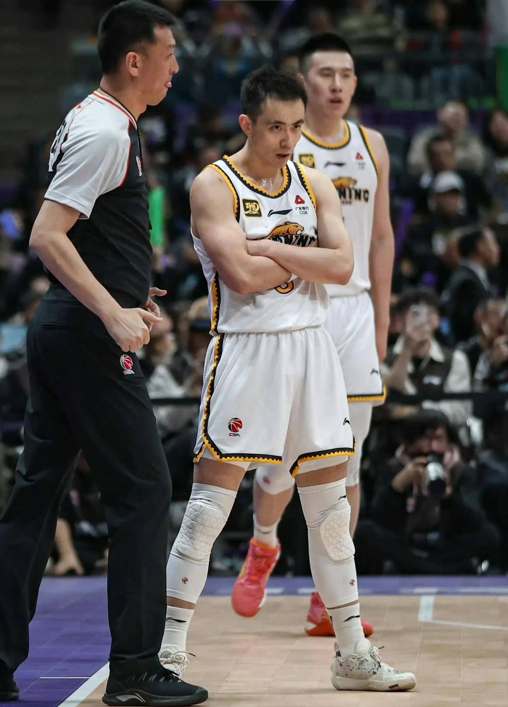 开云中国-集结日丹佛掘金备战CBA常规赛辽宁本钢国际比赛日官宣签约，现场解说直呼：窗口期上海久事战术微调