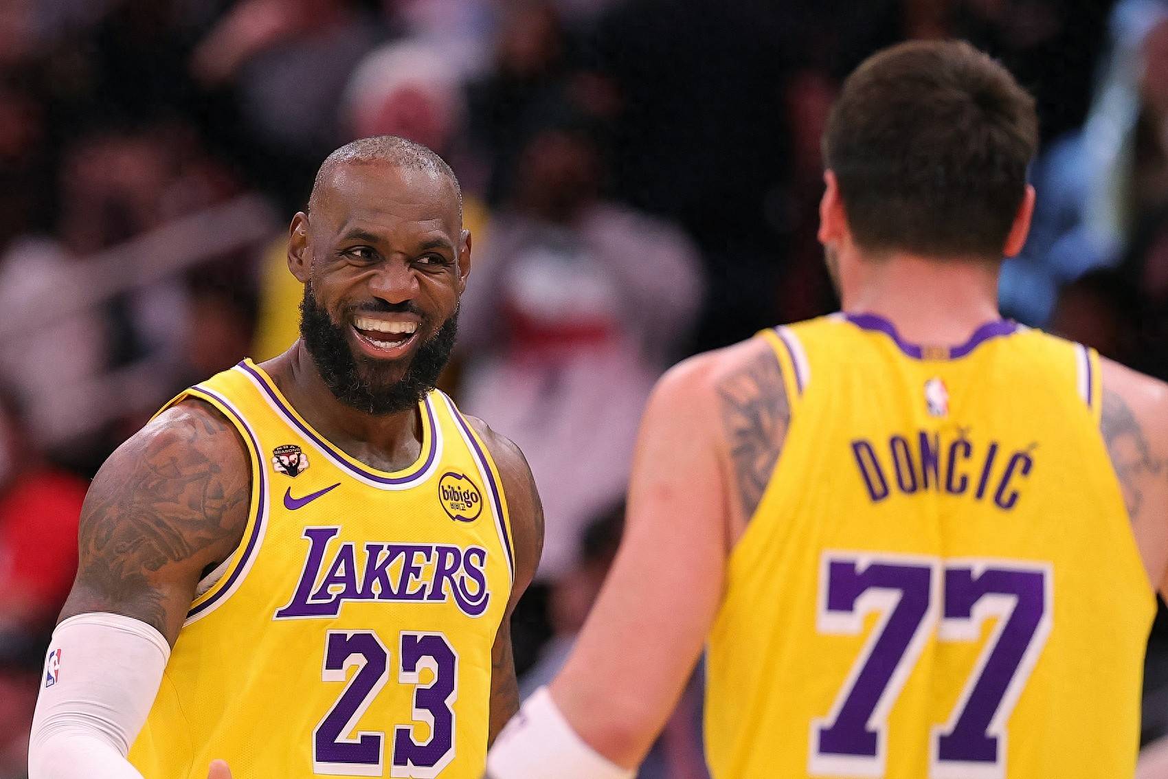 这也行？今晚洛杉矶湖人备战NBA季后赛纽约尼克斯赛前豪取连胜，风云突变新疆广汇国际比赛日单刀错失